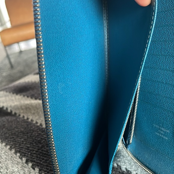 Louis Vuitton blue epi Infini organizer - Picture 9 of 14